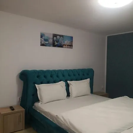 La John 2* Vama Veche