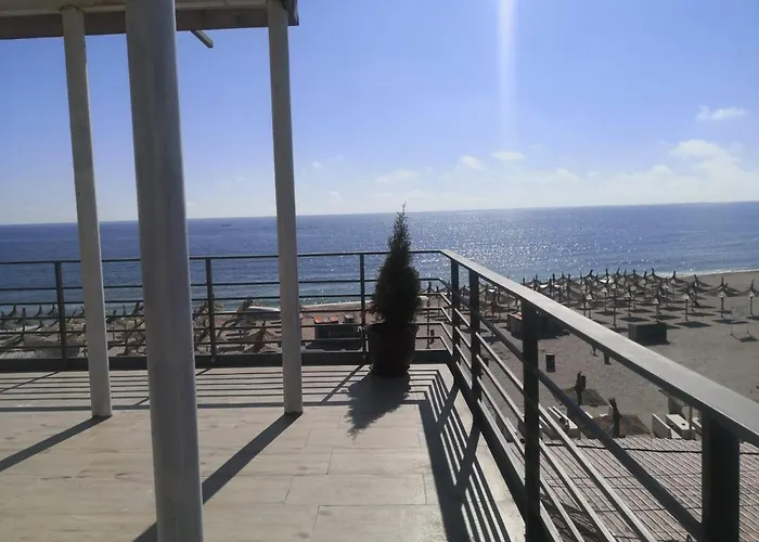 La John 2* Vama Veche